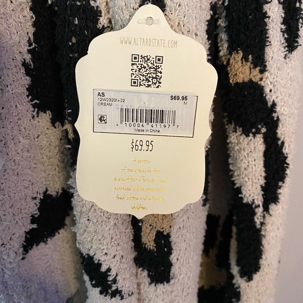 NWT Altar’d State oversized distressed leopard print sweater. Size medium - Picture 6 of 6